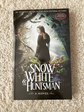 Snow White & The Huntsman Movie Novelization